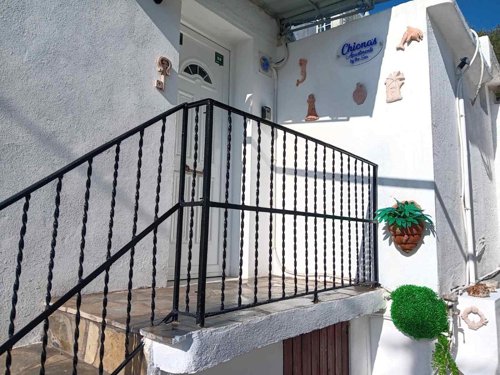Chiona΄S Apartments By The Sea Paleo Trikeri エクステリア 写真